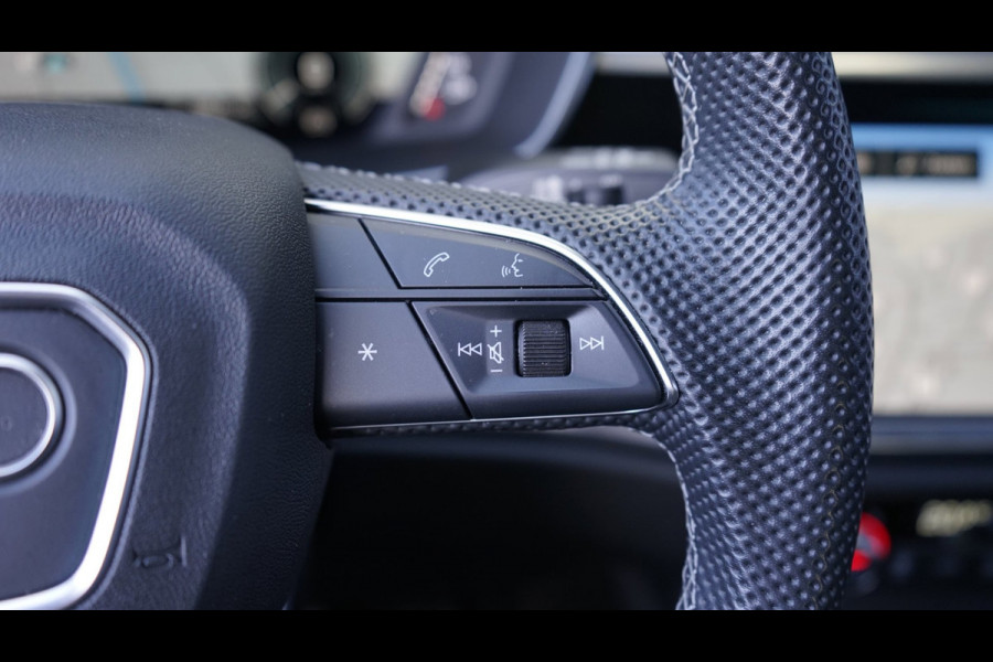 Audi Q3 45 TFSIe 3x S-Line Black Optik AUTOMAAT-ACC-CAMERA-CLIMA-KEYLESS-MATRIX LED-SONOS-STOELVERWARMING-VIRTUEEL