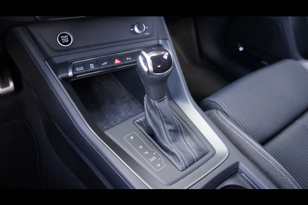 Audi Q3 45 TFSIe 3x S-Line Black Optik AUTOMAAT-ACC-CAMERA-CLIMA-KEYLESS-MATRIX LED-SONOS-STOELVERWARMING-VIRTUEEL