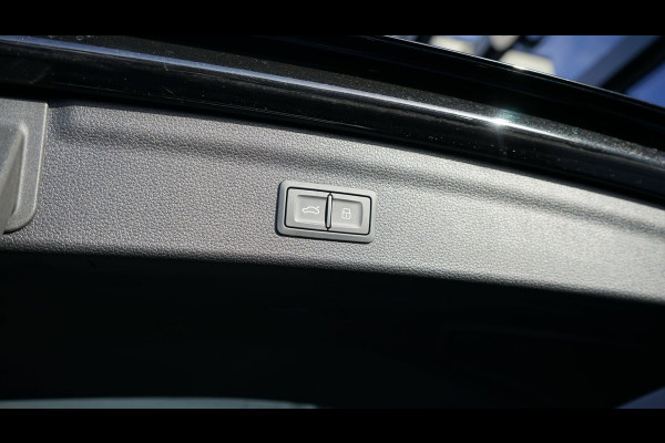 Audi Q3 45 TFSIe 3x S-Line Black Optik AUTOMAAT-ACC-CAMERA-CLIMA-KEYLESS-MATRIX LED-SONOS-STOELVERWARMING-VIRTUEEL