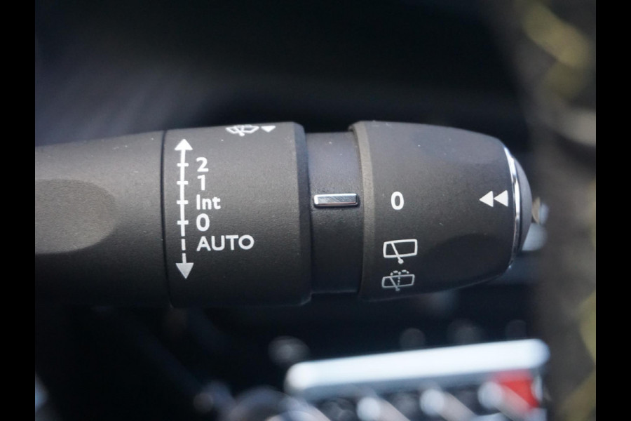 Peugeot e-2008 EV GT 54 kWh Keyless entry