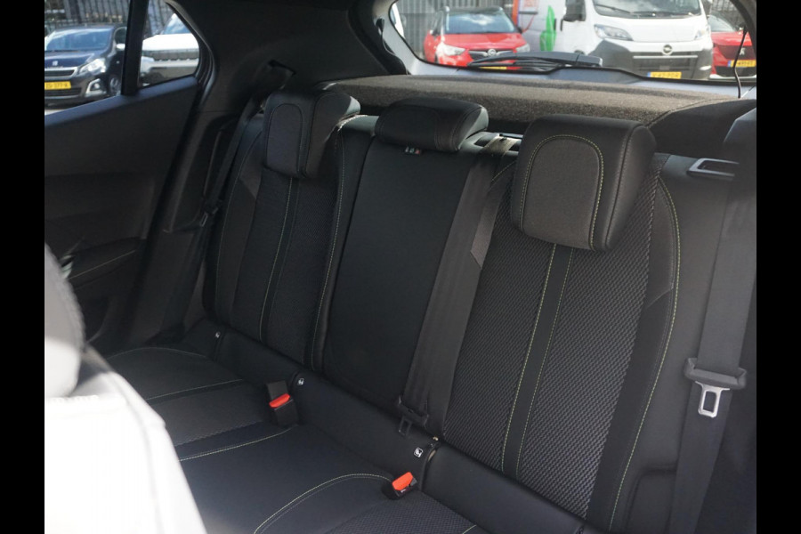 Peugeot e-2008 EV GT 54 kWh Keyless entry