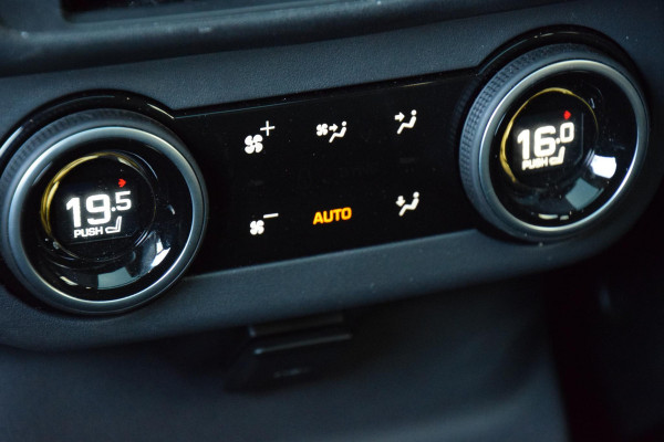 Land Rover Range Rover Velar P400e AWD Dynamic HSE PHEV