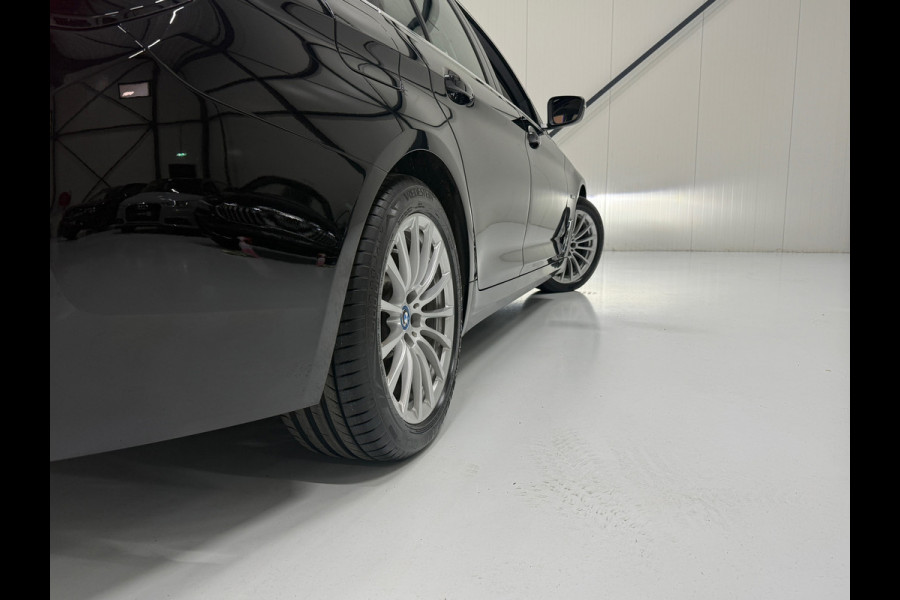 BMW 5 Serie Touring 520e Executive Navi Climate Pdc Elektr. Achterklep Led Stoelverw.