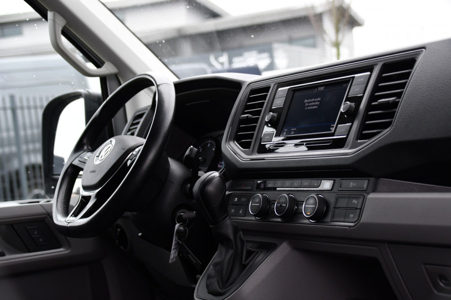 Volkswagen Crafter 35 2.0 TDI L3H2 Highline PB Edition Adaptieve Cruise, Camera, Carplay, Clima, LED, Stoelverwarming, Multimedia, Sensoren, Uniek!