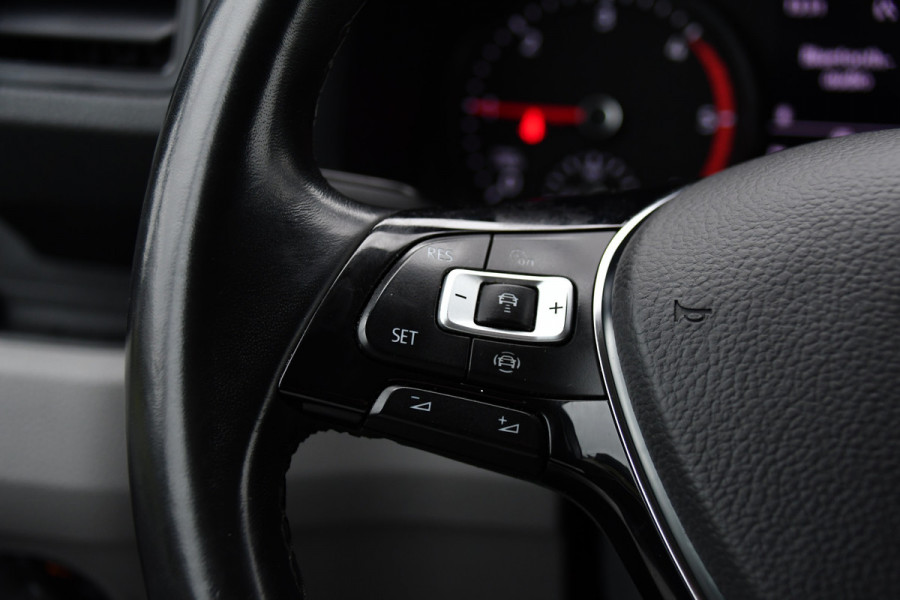 Volkswagen Crafter 35 2.0 TDI L3H2 Highline PB Edition Adaptieve Cruise, Camera, Carplay, Clima, LED, Stoelverwarming, Multimedia, Sensoren, Uniek!