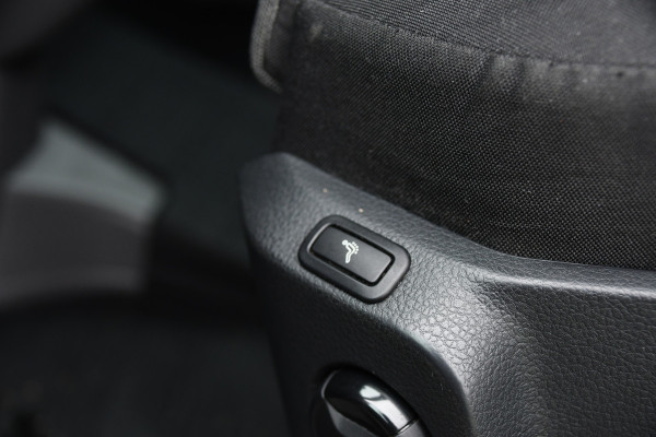 Volkswagen Crafter 35 2.0 TDI L3H2 Highline PB Edition Adaptieve Cruise, Camera, Carplay, Clima, LED, Stoelverwarming, Multimedia, Sensoren, Uniek!