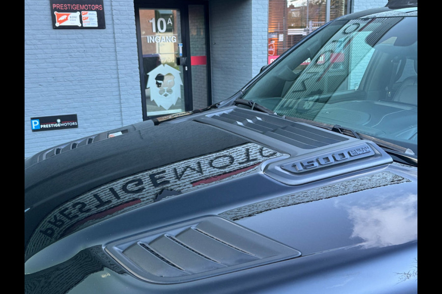 Dodge Ram 1500 Limited Night 5.7L V8 4x4 |Split tailgate|digitalmirror|RAMBOX|HUD