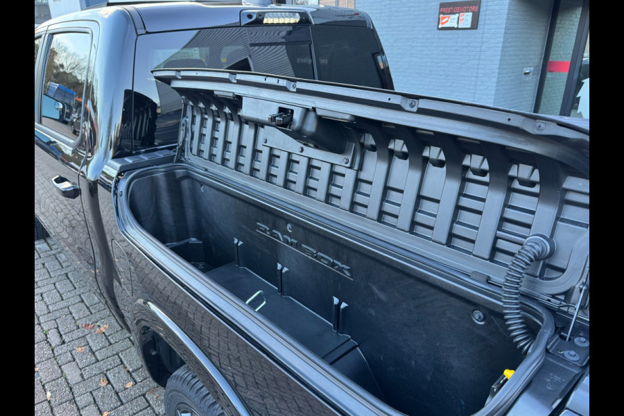 Dodge Ram 1500 Limited Night 5.7L V8 4x4 |Split tailgate|digitalmirror|RAMBOX|HUD