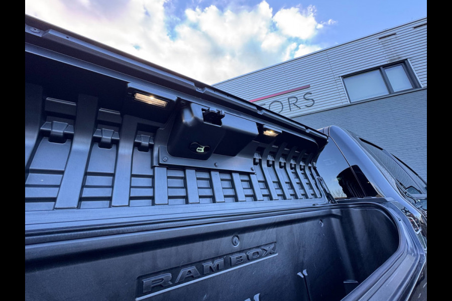 Dodge Ram 1500 Limited Night 5.7L V8 4x4 |Split tailgate|digitalmirror|RAMBOX|HUD