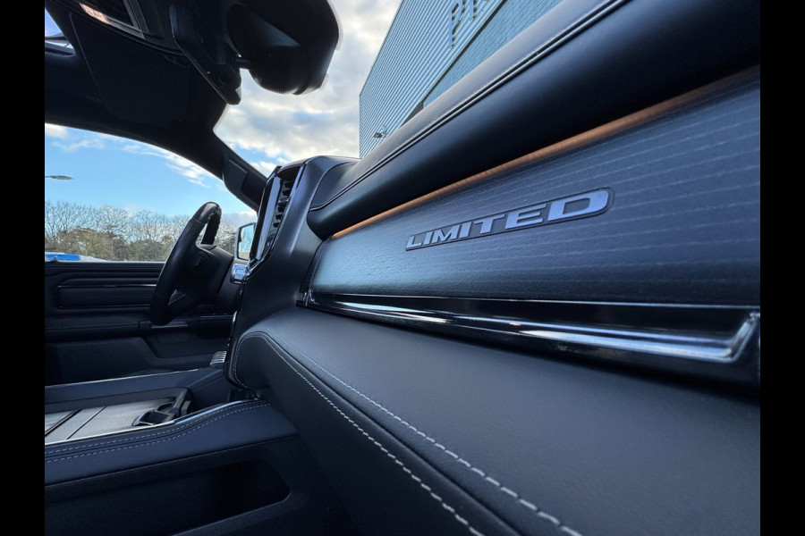 Dodge Ram 1500 Limited Night 5.7L V8 4x4 |Split tailgate|digitalmirror|RAMBOX|HUD