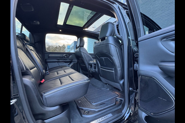 Dodge Ram 1500 Limited Night 5.7L V8 4x4 |Split tailgate|digitalmirror|RAMBOX|HUD