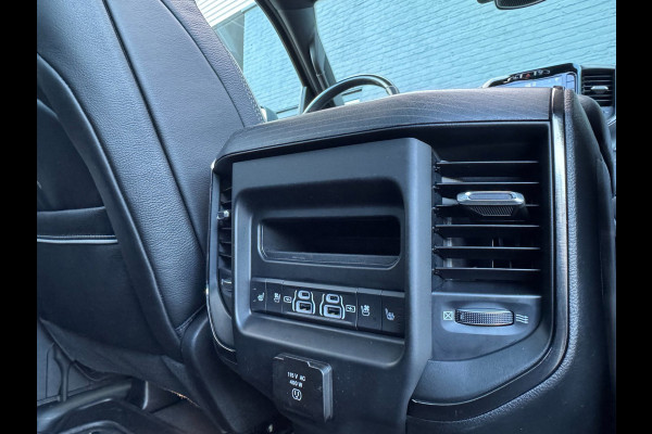 Dodge Ram 1500 Limited Night 5.7L V8 4x4 |Split tailgate|digitalmirror|RAMBOX|HUD
