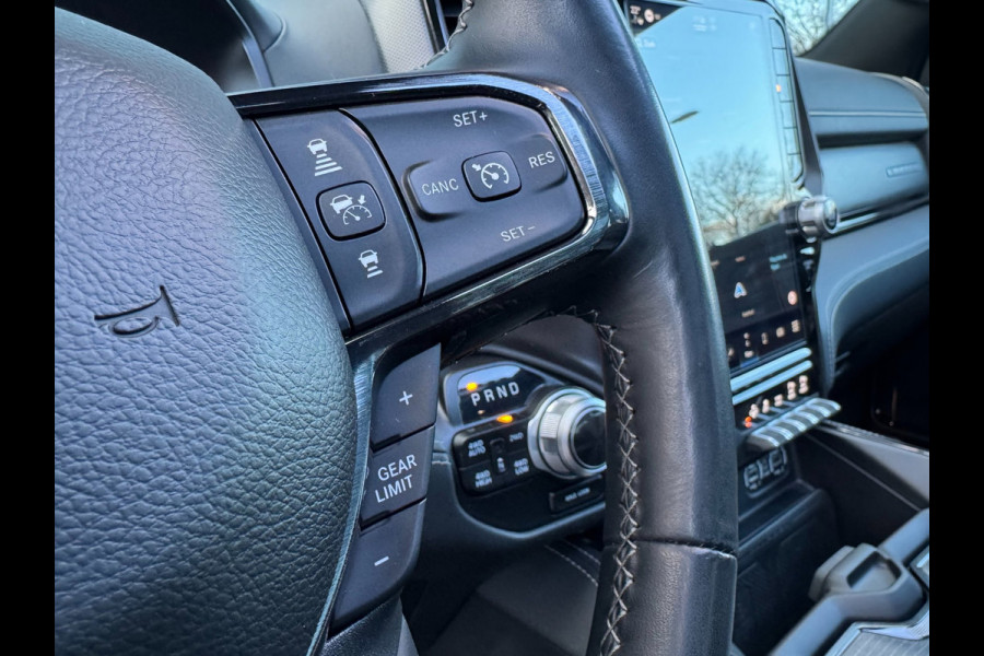 Dodge Ram 1500 Limited Night 5.7L V8 4x4 |Split tailgate|digitalmirror|RAMBOX|HUD