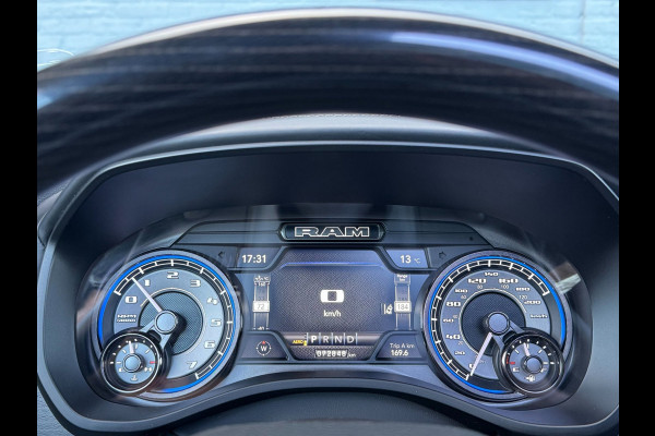 Dodge Ram 1500 Limited Night 5.7L V8 4x4 |Split tailgate|digitalmirror|RAMBOX|HUD