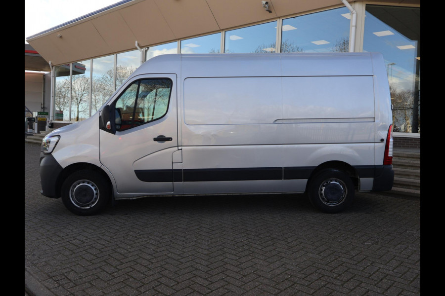 Renault Master T35 2.3 dCi 150 PK AUTOMAAT L2H2 + CARPLAY | CAMERA | 2500 KG TREKHAAK | CRUISE | NAVIGATIE