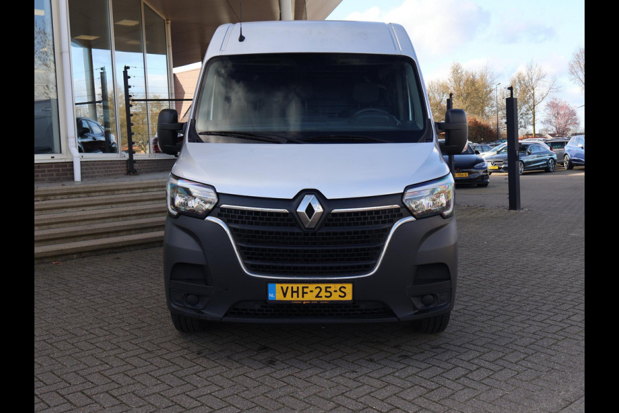 Renault Master T35 2.3 dCi 150 PK AUTOMAAT L2H2 + CARPLAY | CAMERA | 2500 KG TREKHAAK | CRUISE | NAVIGATIE