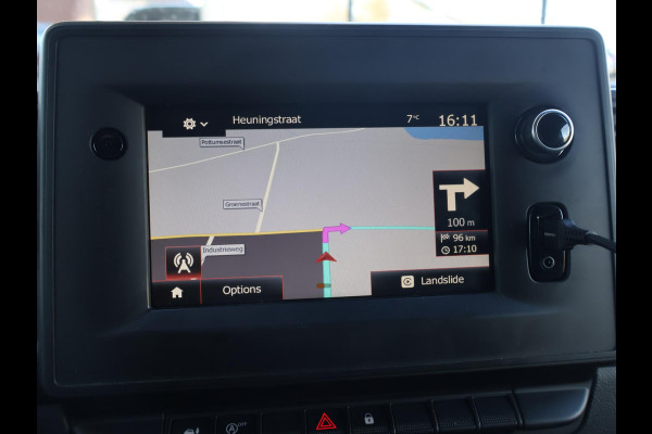 Renault Master T35 2.3 dCi 150 PK AUTOMAAT L2H2 + CARPLAY | CAMERA | 2500 KG TREKHAAK | CRUISE | NAVIGATIE