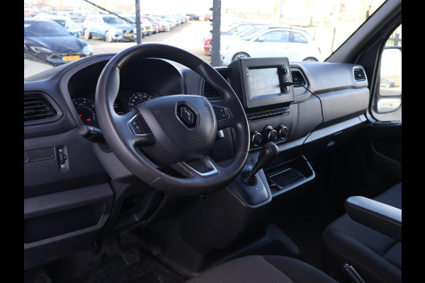 Renault Master T35 2.3 dCi 150 PK AUTOMAAT L2H2 + CARPLAY | CAMERA | 2500 KG TREKHAAK | CRUISE | NAVIGATIE