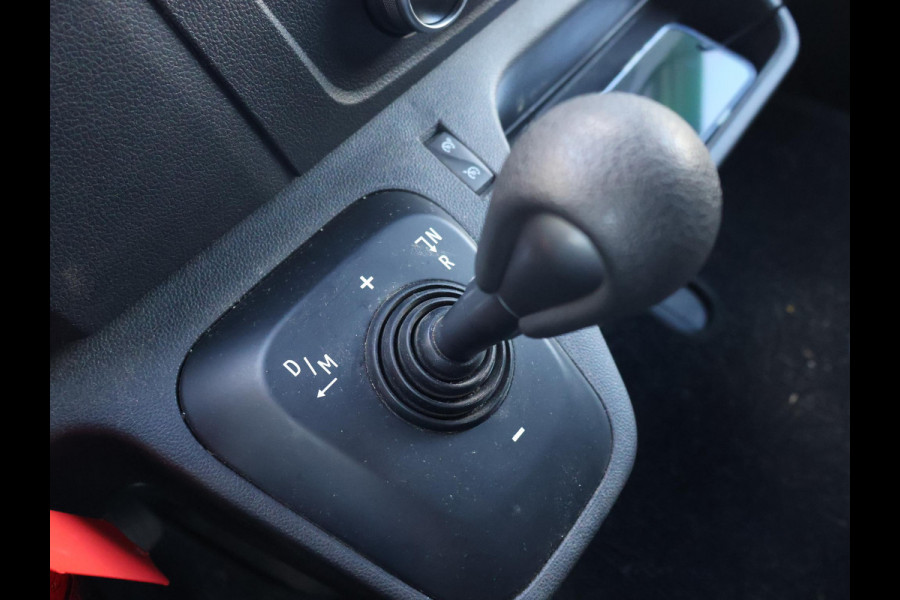 Renault Master T35 2.3 dCi 150 PK AUTOMAAT L2H2 + CARPLAY | CAMERA | 2500 KG TREKHAAK | CRUISE | NAVIGATIE