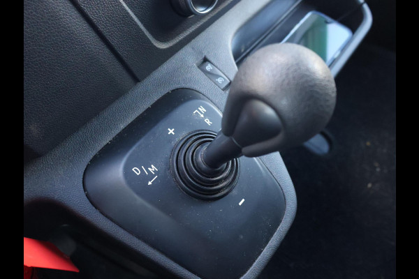 Renault Master T35 2.3 dCi 150 PK AUTOMAAT L2H2 + CARPLAY | CAMERA | 2500 KG TREKHAAK | CRUISE | NAVIGATIE