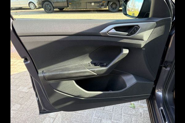 Volkswagen T-Cross 1.5 TSI 150PK AUTOMAAT NIEUW-GARANTIE