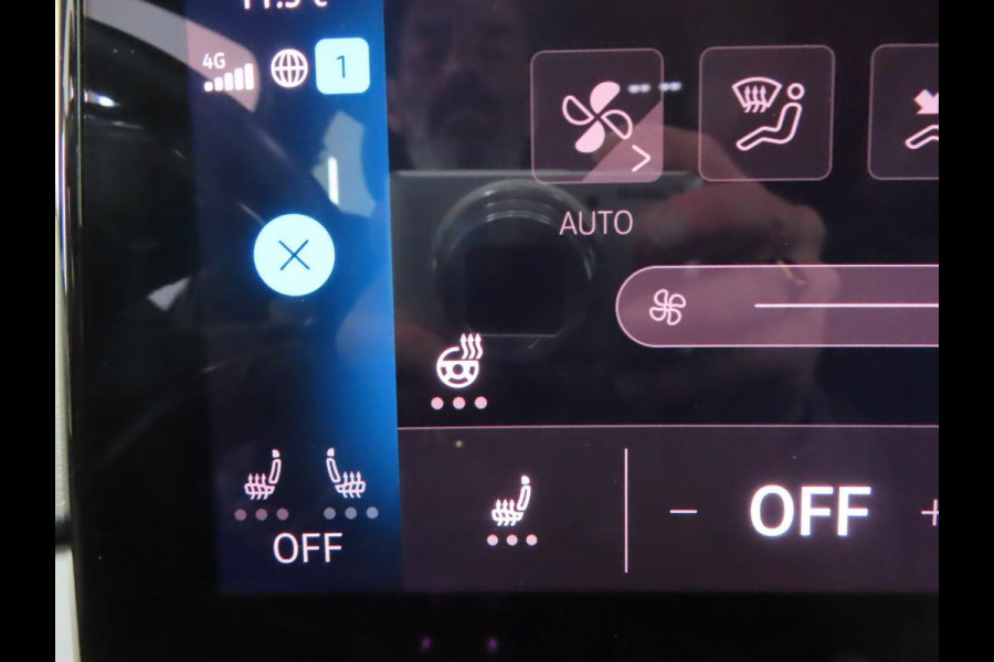 Volkswagen ID.4 Pro 77 kWh SOH 93% Airco ECC Navi Carplay PDC VA Stoel/Stuurwielverwarming Adaptive Cruise Control 19" LM Velgen