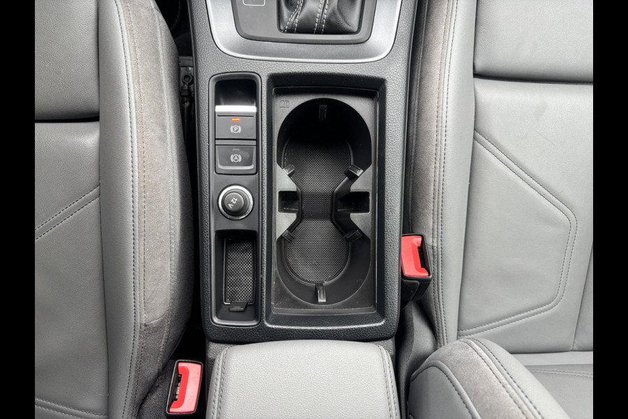 Audi Q3 45 TFSI e S edition | Bellen voor bezichtiging | S-Line | Sportstoelen | Leder | Stoelverwarming |  Achteruitrijcamera 360 | SCI |