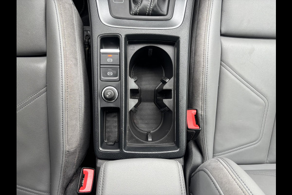 Audi Q3 45 TFSI e S edition | Bellen voor bezichtiging | S-Line | Sportstoelen | Leder | Stoelverwarming |  Achteruitrijcamera 360 | SCI |