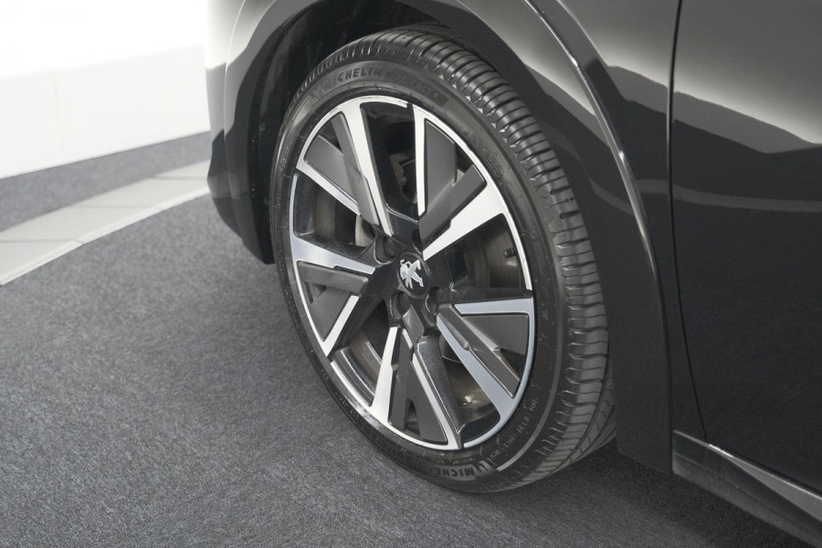 Peugeot 208 PureTech 130 EAT8 GT-Line | Camera | Adaptieve Cruise Control | Stoelverwarming | Navigatie