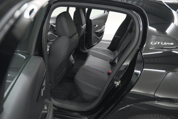 Peugeot 208 PureTech 130 EAT8 GT-Line | Camera | Adaptieve Cruise Control | Stoelverwarming | Navigatie