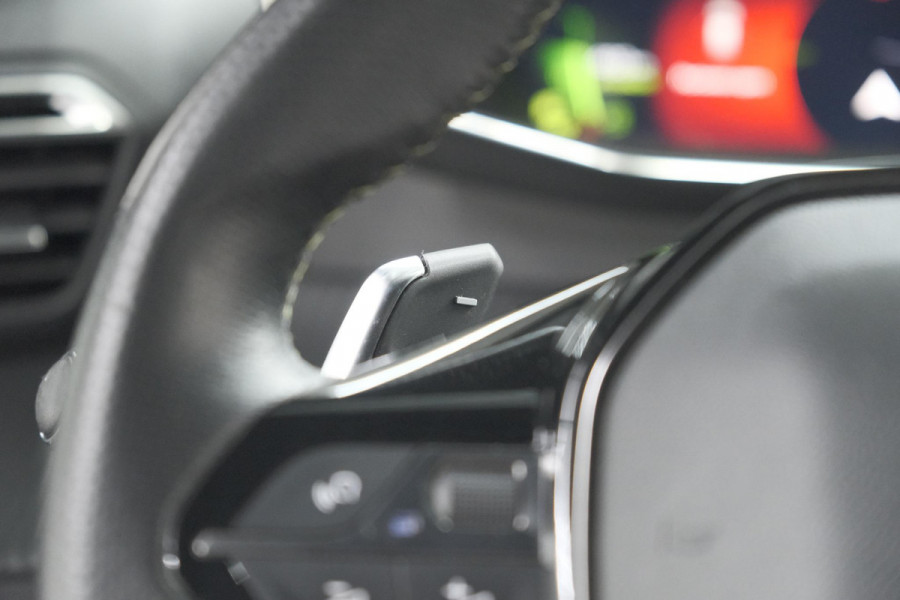 Peugeot 208 PureTech 130 EAT8 GT-Line | Camera | Adaptieve Cruise Control | Stoelverwarming | Navigatie