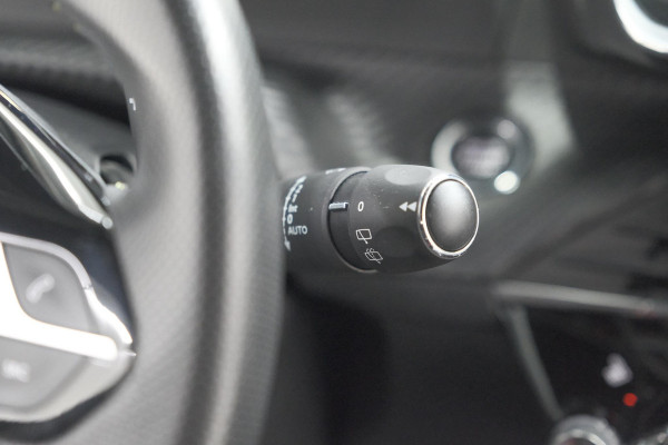 Peugeot 208 PureTech 130 EAT8 GT-Line | Camera | Adaptieve Cruise Control | Stoelverwarming | Navigatie