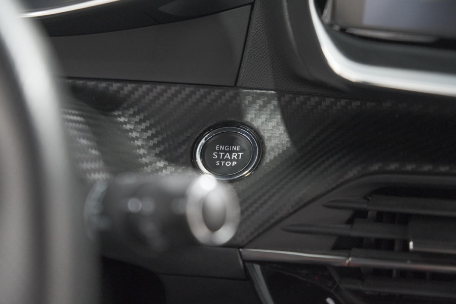 Peugeot 208 PureTech 130 EAT8 GT-Line | Camera | Adaptieve Cruise Control | Stoelverwarming | Navigatie