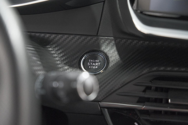 Peugeot 208 PureTech 130 EAT8 GT-Line | Camera | Adaptieve Cruise Control | Stoelverwarming | Navigatie