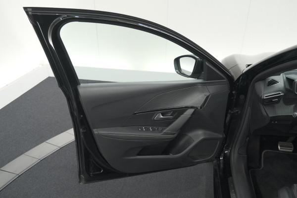 Peugeot 208 PureTech 130 EAT8 GT-Line | Camera | Adaptieve Cruise Control | Stoelverwarming | Navigatie