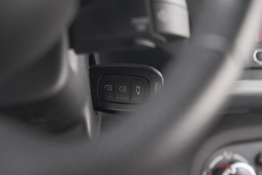 Renault Twingo 1.0 SCe Limited | Automaat | Parkeersensoren | Allseason Banden | Bluetooth Radio