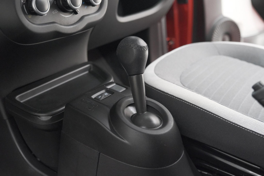 Renault Twingo 1.0 SCe Limited | Automaat | Parkeersensoren | Allseason Banden | Bluetooth Radio