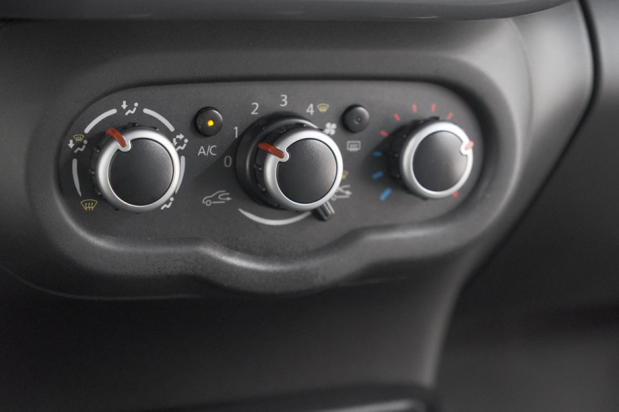 Renault Twingo 1.0 SCe Limited | Automaat | Parkeersensoren | Allseason Banden | Bluetooth Radio