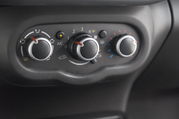 Renault Twingo 1.0 SCe Limited | Automaat | Parkeersensoren | Allseason Banden | Bluetooth Radio