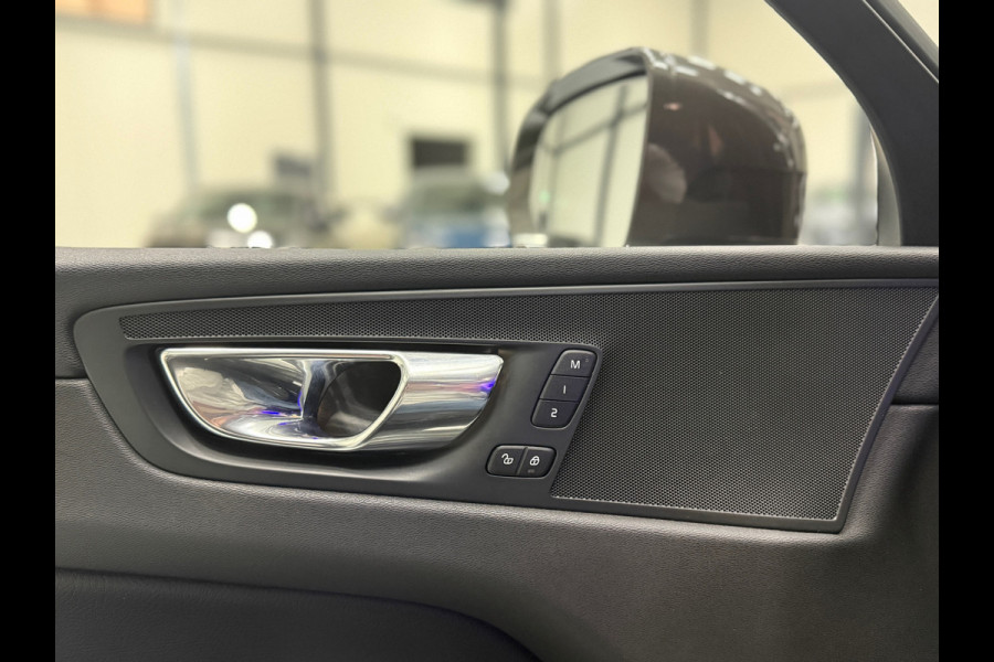 Volvo XC60 2.0 T5 Inscription Trekhaak Pano Navi Harman/Kardon Camera Carplay Hud Memory Leder
