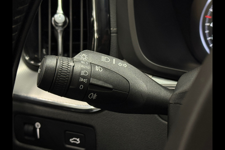 Volvo XC60 2.0 T5 Inscription Trekhaak Pano Navi Harman/Kardon Camera Carplay Hud Memory Leder
