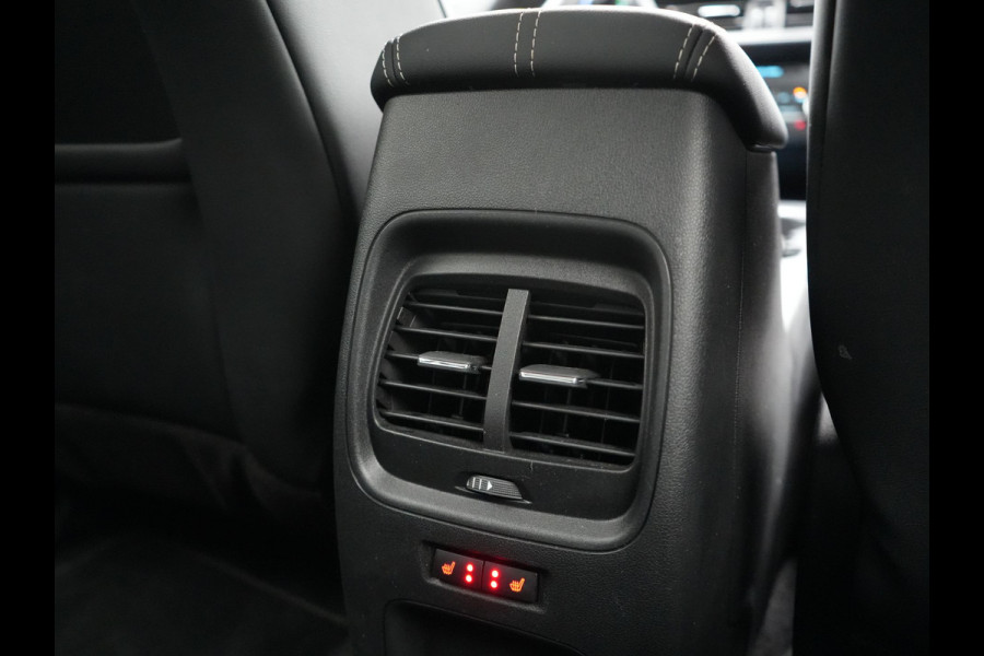 Ford Kuga 2.5 Vignale PHEV 225pk Dealer O.H. | Adaptive Cruise | Head Up | 360 Camera | Bang & Olufsen | Lederen Sportstoelen Memory & Verwarmd | Stuur Verwarmd | Apple Carplay | Keyless | Blis | Navigatie | DAB | Virtual | Plug In Hybrid