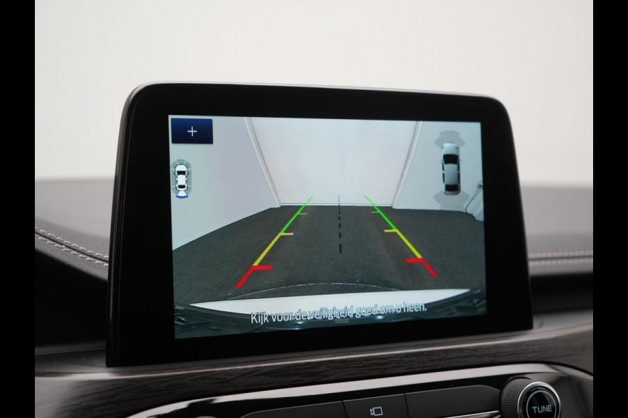 Ford Kuga 2.5 Vignale PHEV 225pk Dealer O.H. | Adaptive Cruise | Head Up | 360 Camera | Bang & Olufsen | Lederen Sportstoelen Memory & Verwarmd | Stuur Verwarmd | Apple Carplay | Keyless | Blis | Navigatie | DAB | Virtual | Plug In Hybrid