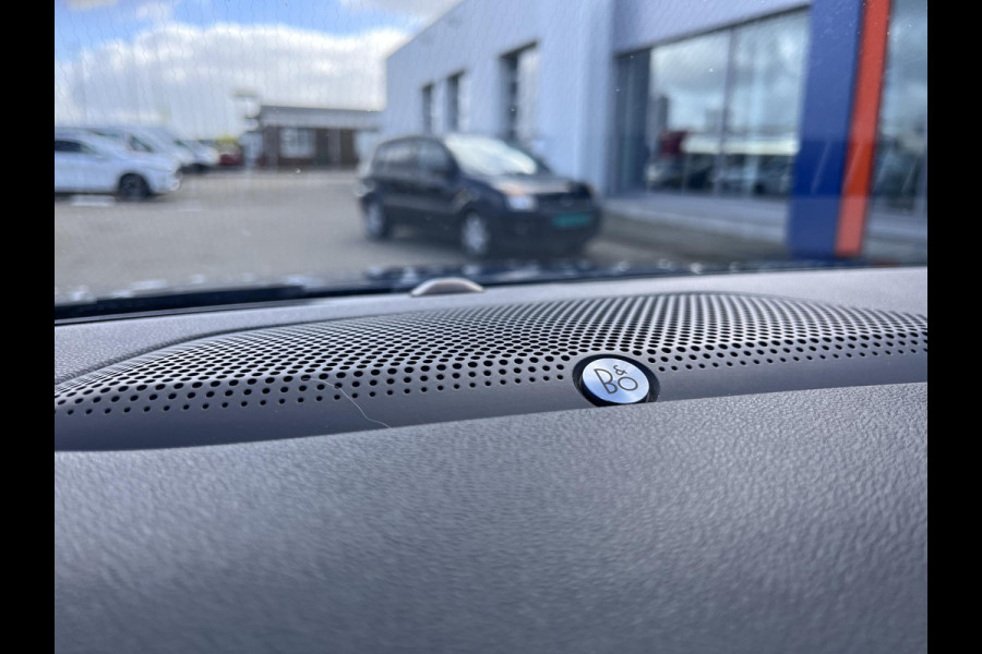 Ford Kuga 2.5 PHEV ST-Line X | Head up Display | Trekhaak | Winterpack | 19 inch Lichtmetalen velgen