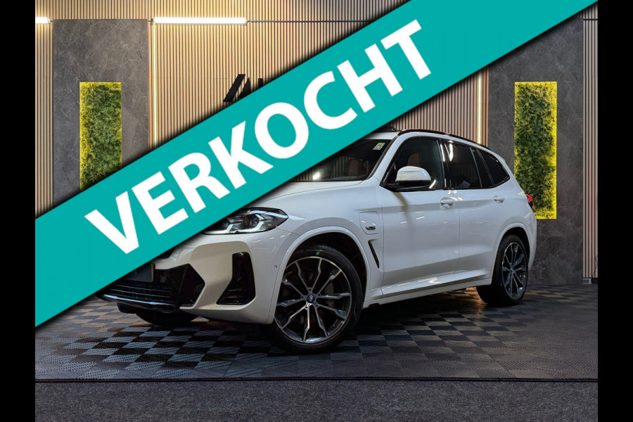 BMW X3 GERESERVEERD! XDrive30e High Executive M-SPORT|PANO|HuD|LASER|CARPLAY|TREKHAAK|SFEERVERLICHTING|STUURVERWARMING|292PK