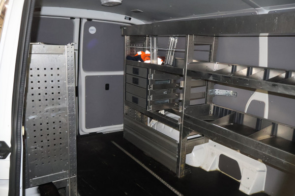 Volkswagen Transporter 2.0 TDI L2 H1 Automaat Inrichting