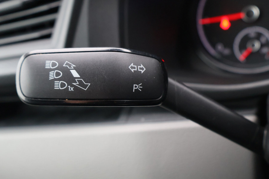 Volkswagen Transporter 2.0 TDI L2 H1 Automaat Inrichting