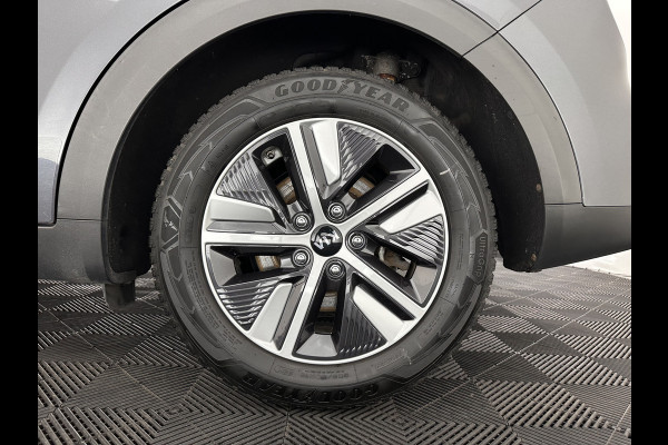 Kia Niro 1.6 GDi Hybrid Dynamic Plus Line (INCL-BTW) Aut. *LEATHER | FULL-LED | ADAPTIVE-CRUISE | BLINDSPOT | HEATED-COMFORTSEATS | CAMERA | KEYLESS | NAVI-FULLMAP | AMBIENTLIGHT | LANE-ASSIST | TOWBAR | 16''ALU*
