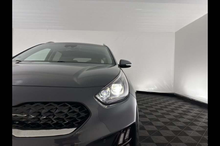 Kia Niro 1.6 GDi Hybrid Dynamic Plus Line (INCL-BTW) Aut. *LEATHER | FULL-LED | ADAPTIVE-CRUISE | BLINDSPOT | HEATED-COMFORTSEATS | CAMERA | KEYLESS | NAVI-FULLMAP | AMBIENTLIGHT | LANE-ASSIST | TOWBAR | 16''ALU*
