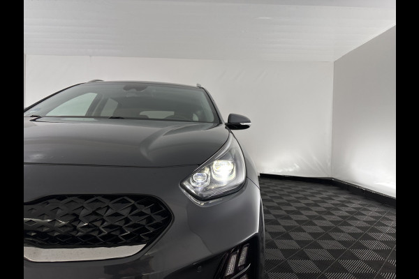Kia Niro 1.6 GDi Hybrid Dynamic Plus Line (INCL-BTW) Aut. *LEATHER | FULL-LED | ADAPTIVE-CRUISE | BLINDSPOT | HEATED-COMFORTSEATS | CAMERA | KEYLESS | NAVI-FULLMAP | AMBIENTLIGHT | LANE-ASSIST | TOWBAR | 16''ALU*